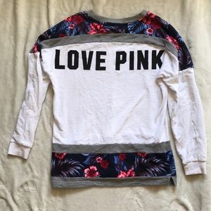 VS Pink white and floral crew neck sweatshirt!🌸🌺